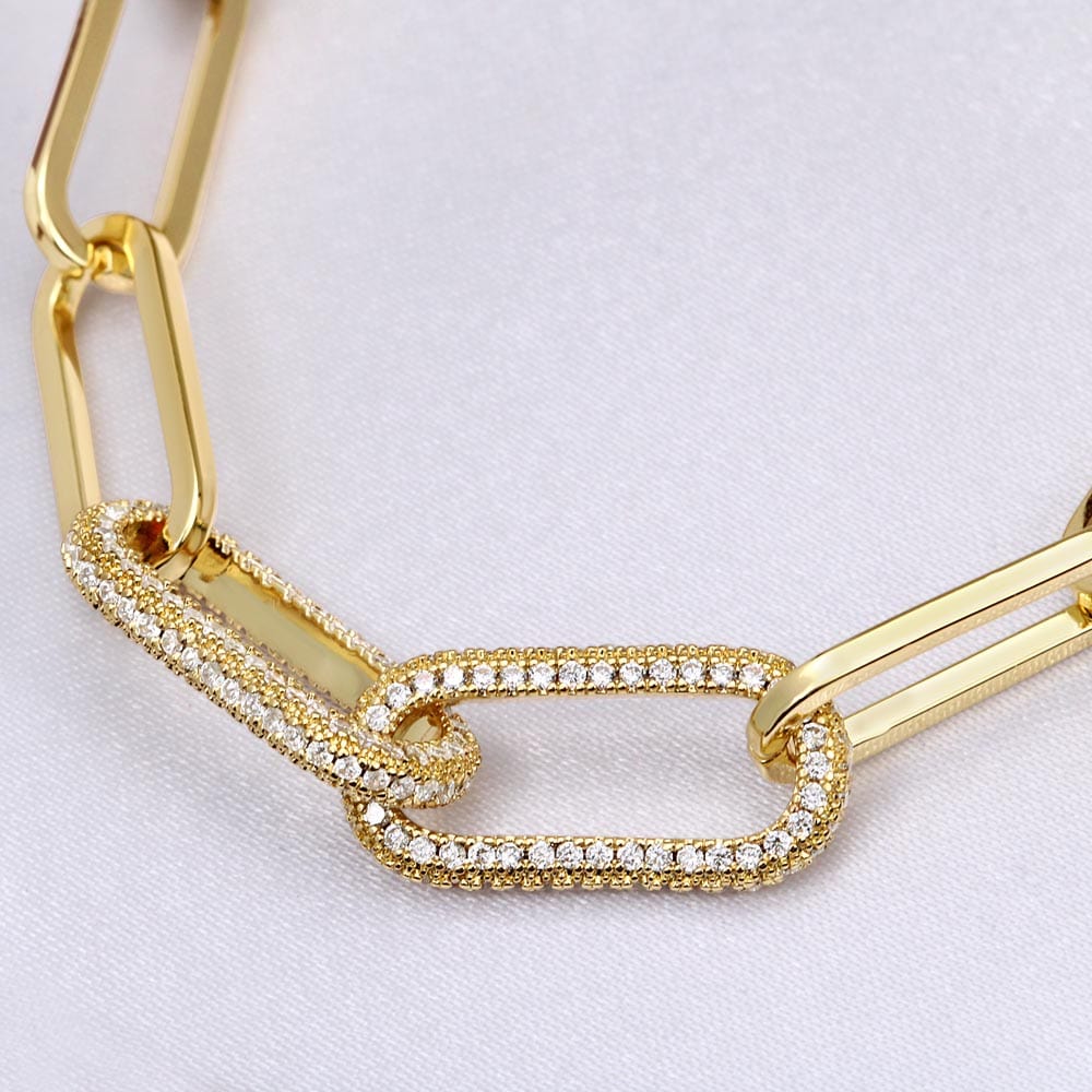 To My Queen Daughter Necklace – A Symbol of Unconditional Love