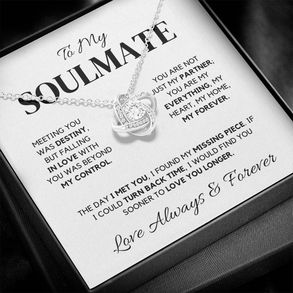 To My Soulmate Necklace – A Timeless Expression of Love