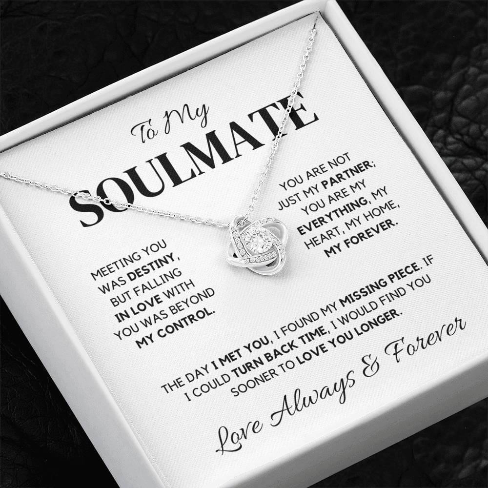 To My Soulmate Necklace – A Timeless Expression of Love