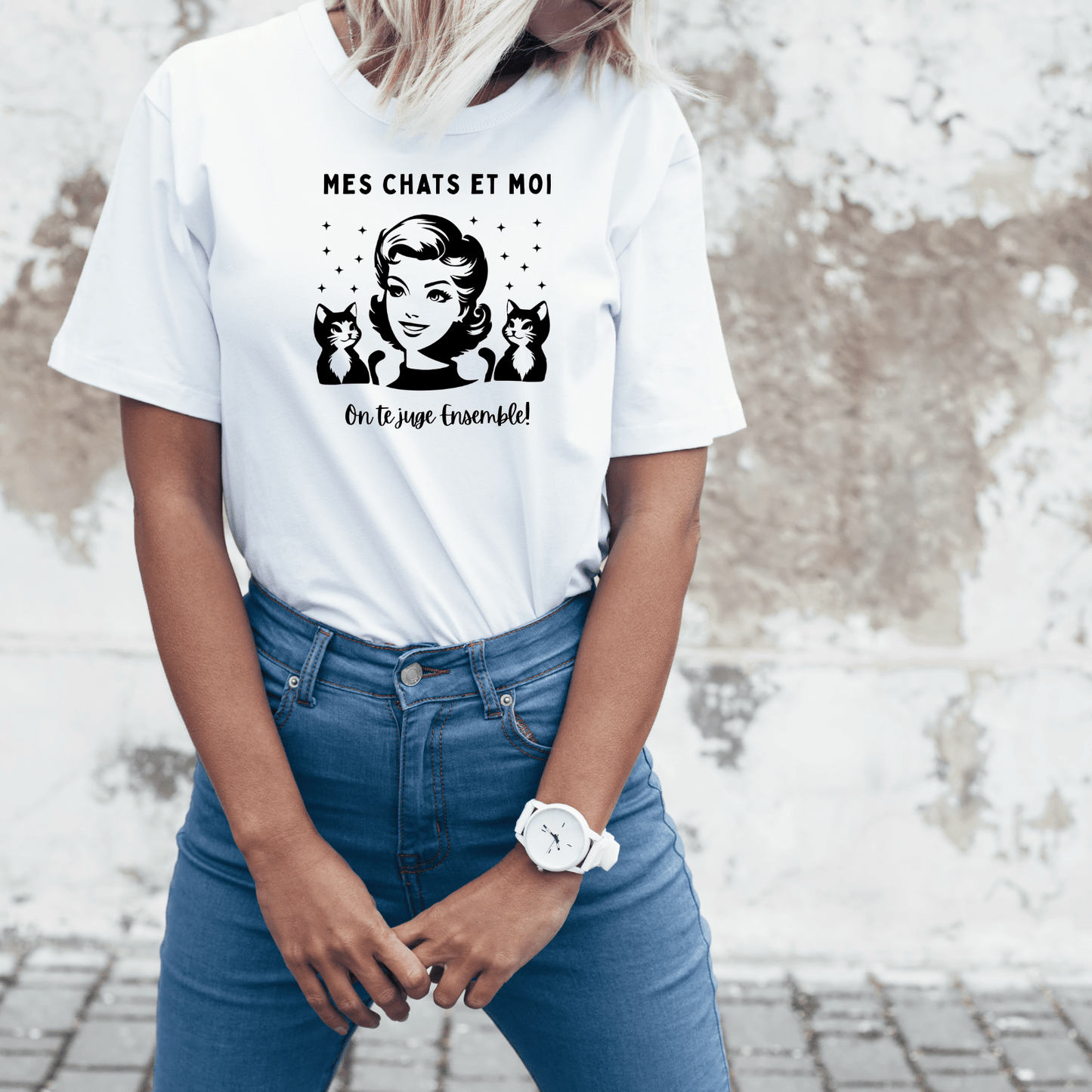 T-Shirt Femme Humoristique – "Mes Chats et Moi On te Juge"