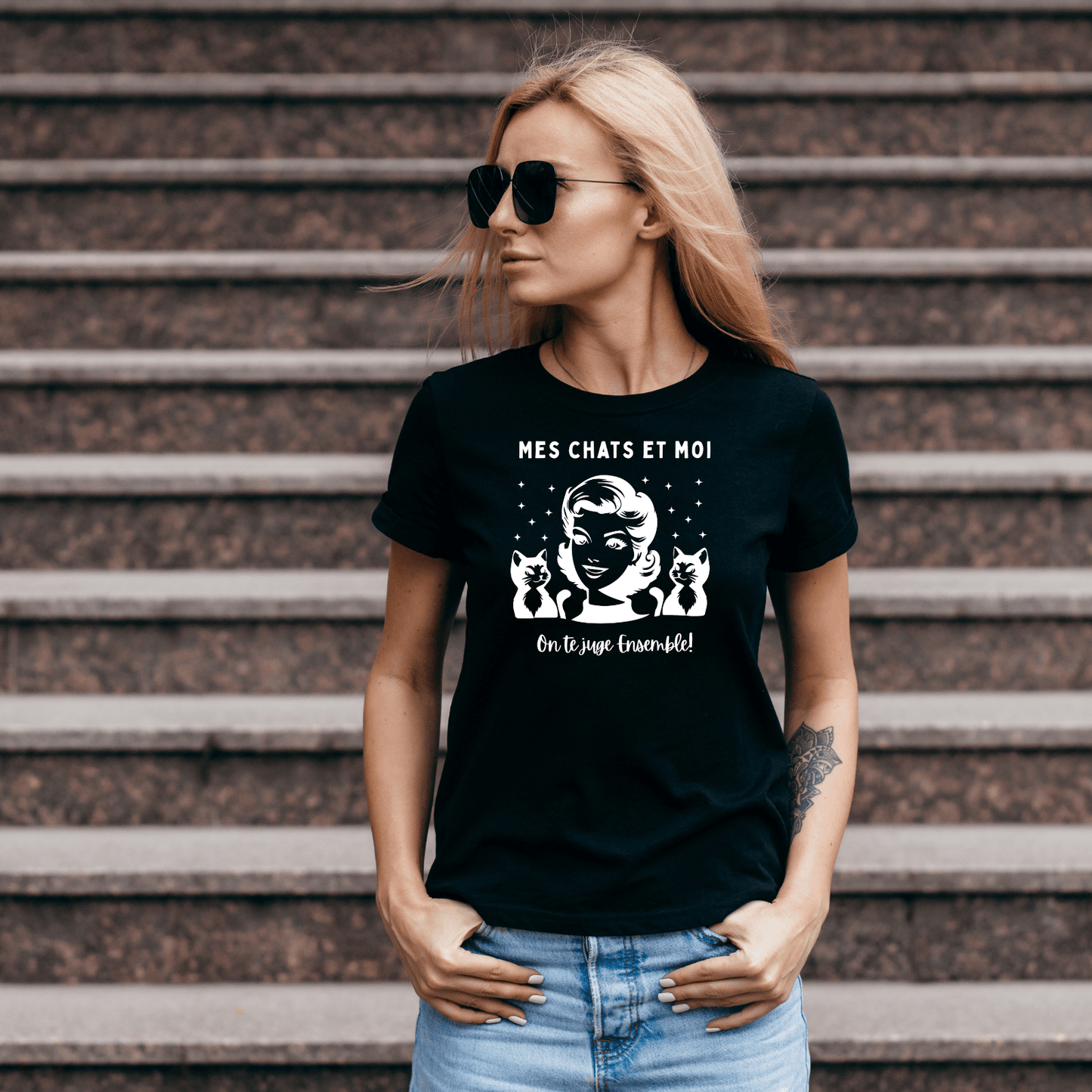 T-Shirt Femme Humoristique – "Mes Chats et Moi On te Juge"