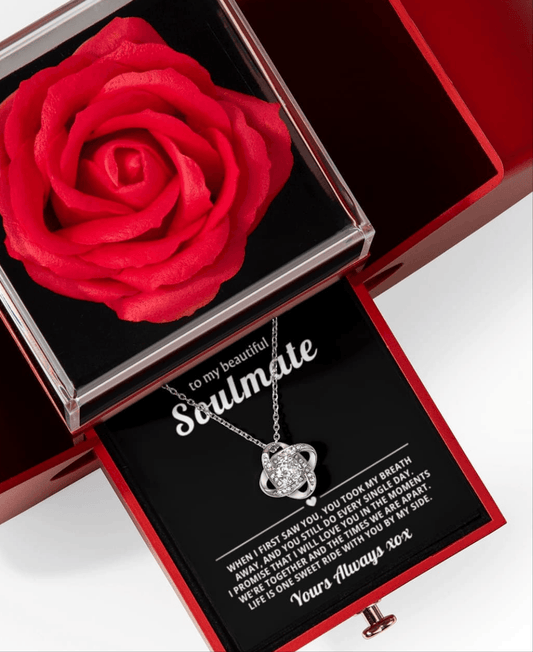 Soulmate Rose Gift Box with Necklace