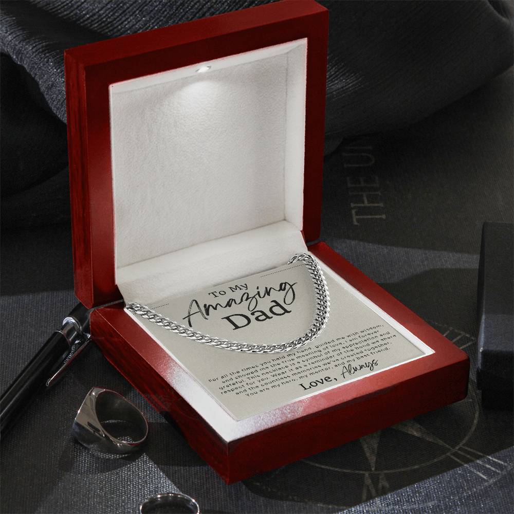 Elegant necklace with a heartfelt message "to my amazing dad", a thoughtful gift for a beloved father.